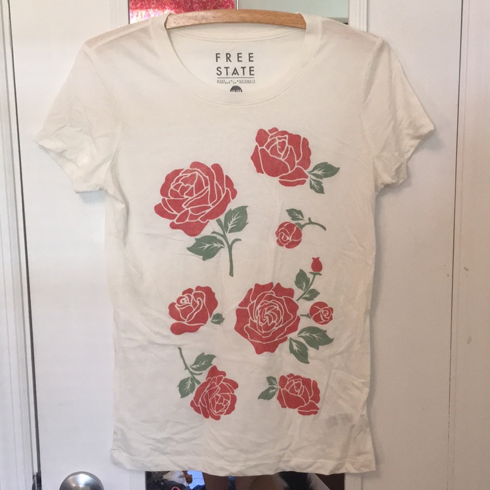 Rose t shirt NWOT
